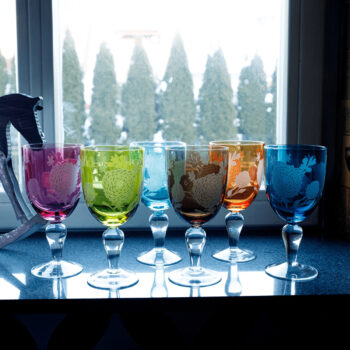 Predstavujeme vám elegantný pohár na víno Gaira Typ 1, ktorý je ideálnym doplnkom pre každú domácnosť. Tento set obsahuje šesť pohárov s objemom 500 ml, čo zaručuje dostatok miesta pre vaše obľúbené víno. Poháre sú vyrobené z kvalitného skla, ktoré je nielen odolné, ale aj…