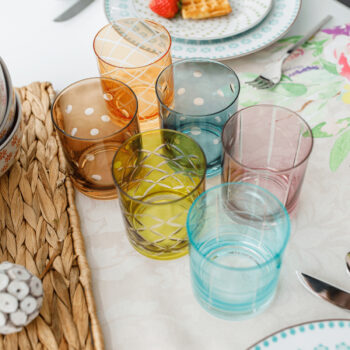 Predstavujeme vám elegantný pohár na vodu Gaira Typ 4, ktorý je ideálnym doplnkom pre každú modernú domácnosť. Tento set obsahuje šesť pohárov s objemom 390 ml, čo zaručuje dostatok miesta pre vaše obľúbené nápoje. Poháre sú vyrobené z kvalitného skla, ktoré je nielen odolné,…