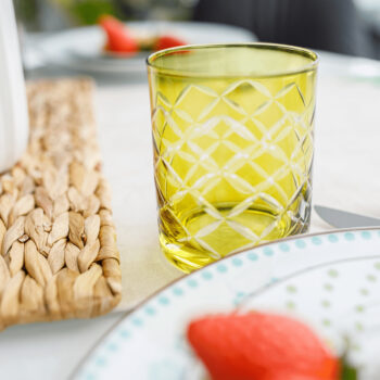 Predstavujeme vám elegantný pohár na vodu Gaira Typ 4, ktorý je ideálnym doplnkom pre každú modernú domácnosť. Tento set obsahuje šesť pohárov s objemom 390 ml, čo zaručuje dostatok miesta pre vaše obľúbené nápoje. Poháre sú vyrobené z kvalitného skla, ktoré je nielen odolné,…