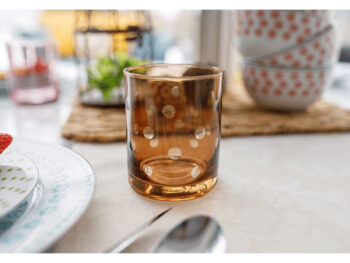 Predstavujeme vám elegantný pohár na vodu Gaira Typ 4, ktorý je ideálnym doplnkom pre každú modernú domácnosť. Tento set obsahuje šesť pohárov s objemom 390 ml, čo zaručuje dostatok miesta pre vaše obľúbené nápoje. Poháre sú vyrobené z kvalitného skla, ktoré je nielen odolné,…