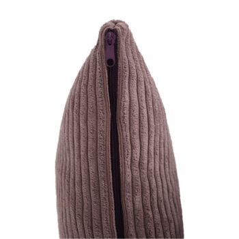 Rozkladacia pohovka s úložným priestorom Gilen Big Sofa v elegantnej kombinácii farieb fialová, staroružová a béžová je ideálnym riešením pre moderné interiéry. Táto pohovka od značky KONDELA ponúka nielen štýlový vzhľad, ale aj praktické funkcie, ktoré ocení každá domácnosť.