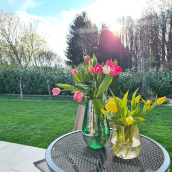 KONDELA Glow sklenená váza (2 ks) zelená / jantárová – Obrázok 7