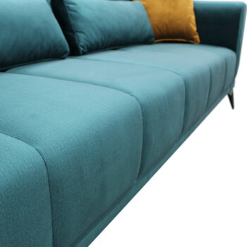 Rozkladacia pohovka s úložným priestorom Grace Big Sofa v elegantnej kombinácii smaragdovej a horčicovej farby je ideálnym riešením pre moderné interiéry. Táto pohovka od značky KONDELA ponúka nielen štýlový vzhľad, ale aj praktické funkcie, ktoré ocení každá domácnosť.
