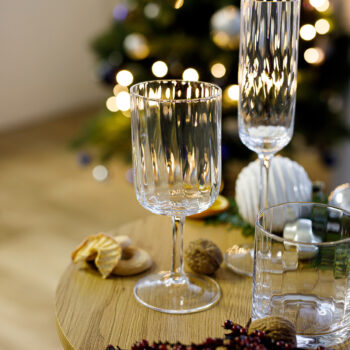 Predstavujeme vám elegantný pohár na víno Granity Typ 2, ktorý je ideálnym doplnkom pre každú domácnosť. Tento set obsahuje šesť pohárov s objemom 370 ml, ktoré sú vyrobené z kvalitného priehľadného skla. Ich moderný vzhľad a jednoduchý dizajn sa hodia do akéhokoľvek interiéru,…