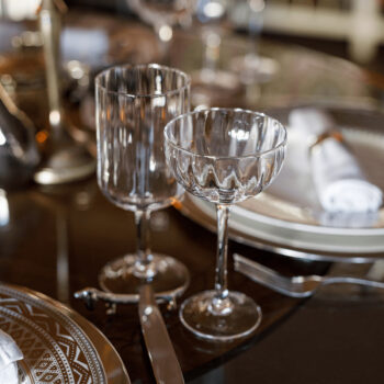 Predstavujeme vám elegantný pohár na víno Granity Typ 2, ktorý je ideálnym doplnkom pre každú domácnosť. Tento set obsahuje šesť pohárov s objemom 370 ml, ktoré sú vyrobené z kvalitného priehľadného skla. Ich moderný vzhľad a jednoduchý dizajn sa hodia do akéhokoľvek interiéru,…