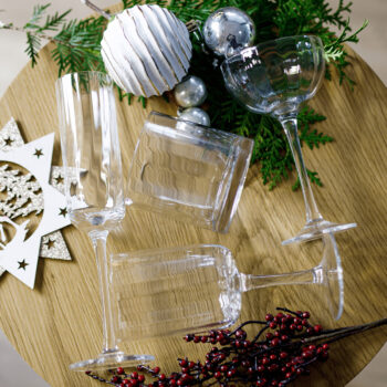 Predstavujeme vám elegantný pohár na zmrzlinu Granity Typ 3, ktorý je ideálnym doplnkom pre každú domácnosť. Tento set obsahuje šesť kusov pohárov s objemom 180 ml, ktoré sú vyrobené z kvalitného priehľadného skla. Vďaka svojmu modernému vzhľadu a číremu prevedeniu sa tieto poháre dokonale hodia…