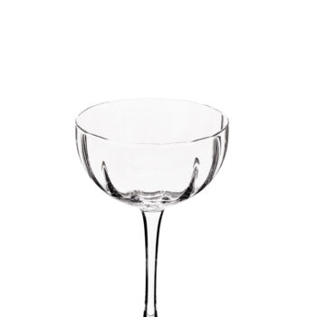 Predstavujeme vám elegantný pohár na zmrzlinu Granity Typ 3, ktorý je ideálnym doplnkom pre každú domácnosť. Tento set obsahuje šesť kusov pohárov s objemom 180 ml, ktoré sú vyrobené z kvalitného priehľadného skla. Vďaka svojmu modernému vzhľadu a číremu prevedeniu sa tieto poháre dokonale hodia…