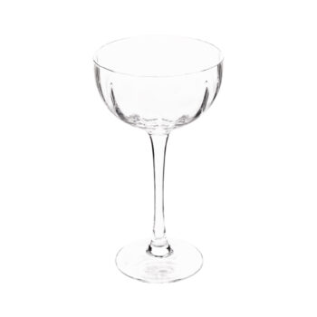 Predstavujeme vám elegantný pohár na zmrzlinu Granity Typ 3, ktorý je ideálnym doplnkom pre každú domácnosť. Tento set obsahuje šesť kusov pohárov s objemom 180 ml, ktoré sú vyrobené z kvalitného priehľadného skla. Vďaka svojmu modernému vzhľadu a číremu prevedeniu sa tieto poháre dokonale hodia…