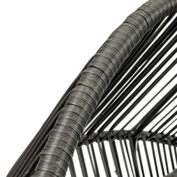 Krásne a štýlové ratanové kreslo HALDON Vám ponúka dostatok miesta a maximálne pohodlie vďaka svojim rozmerom a mimoriadne veľkému vankúšu. Vyrobený je z kvalitného polyestru, ktorý je odolný voči oderu, zašpineniu a tiež voči vlhkosti. Jeho farebné prevedenie je tmavosivá, ktorá sa perfektne hodí…