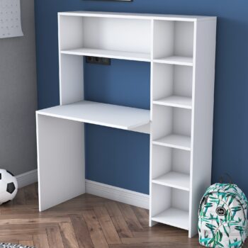 HALIEN – Škandinávsky písací stôl pre detskú izbu a kanceláriuPredstavujeme vám HALIEN, moderný písací stôl navrhnutý pre efektívnu prácu aj štúdium. Tento elegantný stôl je ideálny pre detskú izbu alebo kancelária či pracovňu, kde oceníte jeho funkčnosť a čistý škandinávsky štýl. Materiál: MelamínFarba: BielaRozmer: 141.8 x 113.2 x 40 cmTvar: ObdĺžnikovýPočet políc: 5 praktických políc na uloženie dokumentov a potriebHrúbka materiálu: 18 mmVybavenie: Regálka s dostatkom úložného priestoruDodanie: Dodávame v demonte pre jednoduchú montážHALIEN ponúka dostatok pracovného priestoru, zatiaľ čo 5 políc poskytuje praktické úložné miesto pre knihy, školské potreby alebo kancelárske vybavenie. Jeho obdĺžnikový tvar a kompaktné rozmery ho robia skvelým doplnkom ako pre menšie, tak aj väčšie miestnosti. Kvalitný melamínový povrch zaisťuje ľahkú údržbu a dlhú životnosť.Zaobstarajte si HALIEN a vytvorte si produktívne a štýlové pracovné prostredie, ktoré zjednoduší váš každodenný život.