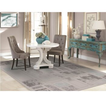 Koberec HEATHER 200x285 cm predstavuje vkusný doplnok, ktorý bude zaručene ladiť s každým kúskom vo vašej domácnosti. Vyrobený je kvalitného 100% polypropylénu. Koberec je viacfarebný, základ tvorí svetlosivá doplnená geometrickým vzorom v tmavosivej a modrej. Sivou farbou nič nepokazíte a viete ju…