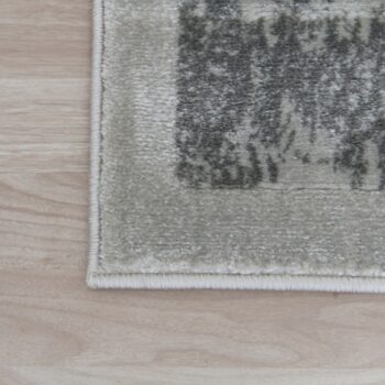 Koberec HEATHER 200x285 cm predstavuje vkusný doplnok, ktorý bude zaručene ladiť s každým kúskom vo vašej domácnosti. Vyrobený je kvalitného 100% polypropylénu. Koberec je viacfarebný, základ tvorí svetlosivá doplnená geometrickým vzorom v tmavosivej a modrej. Sivou farbou nič nepokazíte a viete ju…