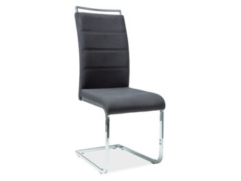HK-441 je elegantná jedálenská stolička vhodná do rôznych moderných interiérov. Je čalúnená kvalitnou látkou, v čiernej farbe. Na čalúnení vás zaujme atraktívne a dizajnové prešívanie. Konštrukcia stoličky je vyrobená z kovu. Je pochrómovaná. Rozmery stoličky: Výška: 102 cm. Výška sedadla: 46 cm. Šírka. 41 cm. Hĺbka: 42 cm. V ponuke nájdete stoličky v ďalších farebných prevedeniach. Dodávame v demontovanom stave.
