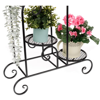 Objavte eleganciu a funkčnosť s kovovým stojanom na kvety Hlakon v čiernej farbe, ktorý je ideálnym doplnkom pre váš interiér. Tento moderný stojan je navrhnutý tak, aby zvýraznil krásu vašich rastlín a zároveň dodal priestoru štýlový vzhľad.