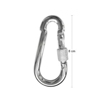 Pevná karabína HOLDER 4 z galvanizovanej ocele v chrómovej farbe. Zíde sa pri zavesení závesného hojdacieho kresla či už na stojan alebo o strop. Veľkosť karabíny je 8 cm.