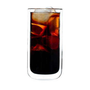Predstavujeme vám elegantný a moderný termo pohár Hotcold Typ 13, ktorý je ideálnym doplnkom do každej domácnosti. Tento set obsahuje dva poháre s objemom 300 ml, vyrobené z kvalitného borosilikátového skla, ktoré je známe svojou odolnosťou voči teplotným výkyvom. Vďaka tomu sú…