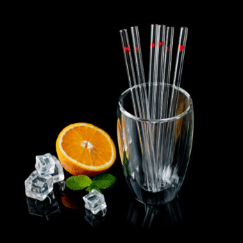 Predstavujeme vám sklenené slamky Hotcold Typ 18 od značky KONDELA, ktoré sú ideálnym doplnkom pre každú modernú domácnosť. Tieto priehľadné slamky sú vyrobené z kvalitného borosilikátového skla, čo im dodáva nielen elegantný vzhľad, ale aj vysokú odolnosť voči teplotným výkyvom. Sada obsahuje 6…