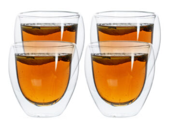 Objavte eleganciu a funkčnosť s naším setom termo pohárov na vodu Hotcold Typ 9. Tento set obsahuje štyri poháre, každý s objemom 250 ml, ideálne pre každodenné použitie v domácnosti alebo kancelárii. Vyrobené z kvalitného borosilikátového skla, tieto poháre sú nielen odolné voči teplotným…