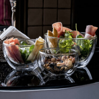 Predstavujeme vám termo misku na zmrzlinu Hotcolder Typ 23, ktorá je ideálnym doplnkom pre každého milovníka zmrzliny a moderného stolovania. S objemom 1200 ml ponúka dostatok priestoru na servírovanie vašich obľúbených dezertov, či už ide o zmrzlinu, sorbety alebo iné chladené…