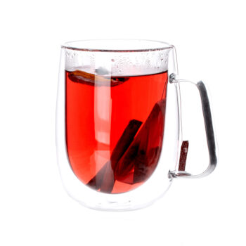 Predstavujeme vám elegantnú a funkčnú termo šálku Hotcolder Typ 26 s objemom 480 ml, ktorá je ideálnym doplnkom pre každého milovníka teplých aj studených nápojov. Táto sada obsahuje dve priehľadné šálky vyrobené z kvalitného borosilikátového skla, ktoré je známe svojou odolnosťou voči vysokým…
