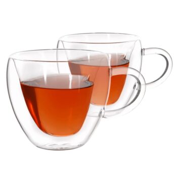 Predstavujeme vám elegantnú a modernú termo šálku Hotcool Heart Typ 3, ktorá je ideálnym doplnkom do vašej kuchyne. Táto sada obsahuje dve šálky s objemom 250 ml, vyrobené z kvalitného borosilikátového skla, ktoré je známe svojou odolnosťou voči teplotným zmenám. Priehľadný…