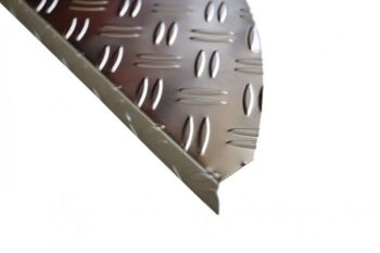 Hamat Nášľapy na schody Hliníkový Steeltred - vonkajšie aj vnútorné - 18x60 polkruh (rozmer vrátane ohybu)