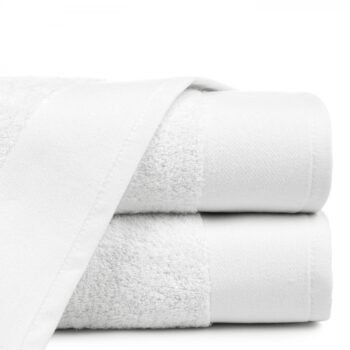 Hladký uterák JULITA v bielej farbe s jemným detailom na okraji Šírka: 50 cm | Dĺžka: 90 cm