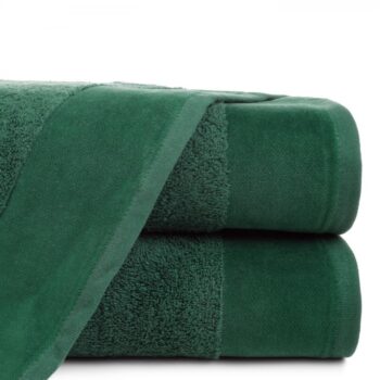 Hladký uterák JULITA v zelenej farbe s jemným detailom na okraji Šírka: 50 cm | Dĺžka: 90 cm