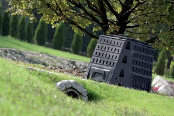 Zefektívnite recyklovanie bioodpadu z domácnosti, či už ste väčší či menší záhradný pestovateľ so záhradným kompostérom IKBI900C 900 l. Kvalitný kompostér by nemal chýbať na žiadnej dobrej záhrade. Recyklovanie nie je náročné ani nijak extra namáhavé a získate tým kvalitný kompost, ktorým oživíte…