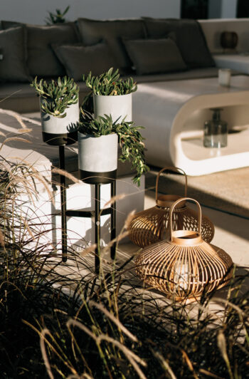 NABBI IKD3L kvetináč sivý betón / čierna – Obrázok 5