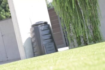 Zefektívnite recyklovanie bioodpadu z domácnosti so záhradným kompostérom IKECO340 340 l. Kvalitný kompostér by nemal chýbať na žiadnej dobrej záhrade. Recyklovanie nie je náročné ani nijak extra namáhavé a získate tým kvalitný kompost, ktorým oživíte pôdu a pripravíte ju tak na výsadbu rastlín…