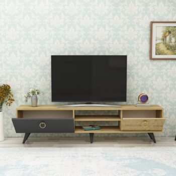 TV stolík INDIA – Široký a elegantný doplnok do vašej obývačkyTV stolík INDIA je ideálnym riešením pre moderné obývacie izby, kde elegancia a funkčnosť idú ruka v ruke. Vďaka širokému vzhľadu, dvom plným dvierkam a regálu poskytuje dostatok úložného priestoru pre elektroniku, príslušenstvo alebo dekorácie. Jeho moderný dizajn a kvalitné materiály dodávajú interiéru štýl a praktickosť.Hlavné vlastnosti produktu:Typ tovaru: TV stolíkVhodné do miestnosti: Obývacia izbaMateriál: Melamín, VT laminátRozmery: 48 x 180 x 31.3 cmFarba: Dub + antracitVybavenie: Plné dvierka a regálokVzhľad: Široká konštrukciaPočet dvierok: 2Hrúbka materiálu: 18 mmDodatočné informácie: Dodávame v demonteStolík INDIA prináša kombináciu funkčného usporiadania a elegantného dizajnu, vďaka čomu je skvelým doplnkom do každej modernej obývacej izby. Kvalitné materiály a robustná konštrukcia zaisťujú dlhú životnosť. Zaobstarajte si TV stolík INDIA a vytvorte si štýlový a usporiadaný priestor pre relaxáciu a zábavu!