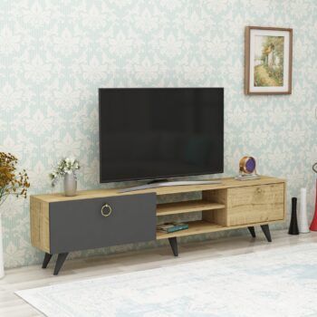 TV stolík INDIA – Široký a elegantný doplnok do vašej obývačkyTV stolík INDIA je ideálnym riešením pre moderné obývacie izby, kde elegancia a funkčnosť idú ruka v ruke. Vďaka širokému vzhľadu, dvom plným dvierkam a regálu poskytuje dostatok úložného priestoru pre elektroniku, príslušenstvo alebo dekorácie. Jeho moderný dizajn a kvalitné materiály dodávajú interiéru štýl a praktickosť.Hlavné vlastnosti produktu:Typ tovaru: TV stolíkVhodné do miestnosti: Obývacia izbaMateriál: Melamín, VT laminátRozmery: 48 x 180 x 31.3 cmFarba: Dub + antracitVybavenie: Plné dvierka a regálokVzhľad: Široká konštrukciaPočet dvierok: 2Hrúbka materiálu: 18 mmDodatočné informácie: Dodávame v demonteStolík INDIA prináša kombináciu funkčného usporiadania a elegantného dizajnu, vďaka čomu je skvelým doplnkom do každej modernej obývacej izby. Kvalitné materiály a robustná konštrukcia zaisťujú dlhú životnosť. Zaobstarajte si TV stolík INDIA a vytvorte si štýlový a usporiadaný priestor pre relaxáciu a zábavu!