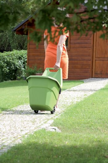 Jar je ideálnym obdobím roka, kedy je ten správny časť upratať si záhradu a pripraviť ju na pestovanie ovocia, zeleniny a relax počas leta. Veľmi nápomocným Vám k tomu bude plastový záhradný vozík IWO55C 55 l v čiernom farebnom prevedení. Či je treba pohrabať napadané lístie, suché konáriky stromov…