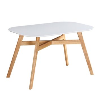 Krásny a jednoduchý jedálenský stôl CYRUS 2 NEW je ideálny do modernej aj klasickej domácnosti. Vyniká svojím minimalistickým dizajnom. Rozmery stolíka sú (ŠxHxV): 120x80x75 cm. Vrchná doska je z kvalitnej MDF (drevovláknitá doska) v bielej farbe, ktorej hrúbka je 18 mm. Stabilitu konštrukcie…