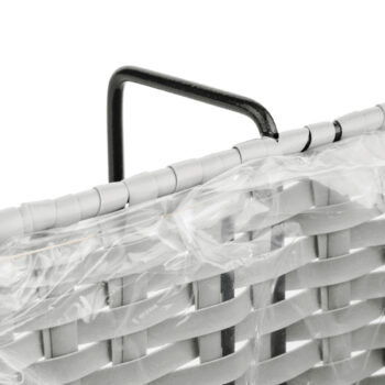 Ratanový balkónový kvetináč Jeor v elegantnej sivej farbe je ideálnym doplnkom pre váš domov aj záhradu. Tento moderný kvetináč, vyrobený z kvalitného umelého ratanu a kovu, ponúka nielen estetický vzhľad, ale aj praktickosť a odolnosť voči poveternostným podmienkam.