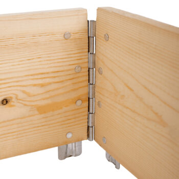 Drevený vyvýšený záhon Jubol Typ 2 od značky KONDELA je ideálnym riešením pre všetkých milovníkov záhradníčenia, ktorí hľadajú praktický a esteticky príjemný spôsob, ako pestovať rastliny. Tento moderný záhon v prírodnej farbe je vyrobený z masívneho dreva, čo zaručuje jeho dlhú…