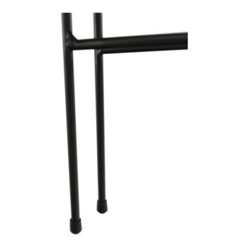 Predstavujeme vám elegantný kovový kvetináč Jude Typ 3 v kombinácii čiernej a zlatej farby, ktorý sa stane štýlovým doplnkom vášho interiéru. Tento moderný kvetináč je navrhnutý tak, aby priniesol do vášho domova nádych luxusu a sofistikovanosti.