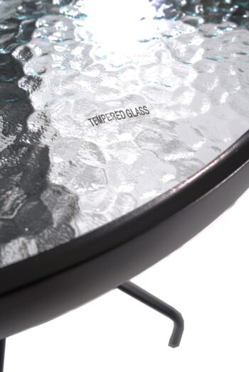 Praktický kovový stôl JUPITER 60 je vhodný na balkón, terasu či do záhrady. Konštrukcia stola je z kovových trubiek 24 x 0,8 mm čiernej farby a odkladacia plocha z výstuženého skla hrúbky 5 mm. Je vhodný pre pohodlné sedenie štyroch osôb. Povrchová úprava je odolná voči vonkajším vplyvom počasia…