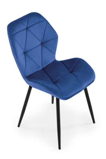 Jedálenská stolička K453 v granátovom a čiernom prevedení je ideálnym doplnkom do každého moderného interiéru. Jej tmavý odtieň dodá vášmu priestoru eleganciu a štýl. Stolička je vyrobená z kvalitnej látky a práškovanej ocele, čo zaručuje jej dlhú životnosť a odolnosť.