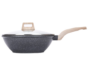 <p>Objavte dokonalého pomocníka pre vaše kulinárske dobrodružstvá s wok panvicou s nepriľnavým povrchom Karote 30 cm - mramor. Táto moderná panvica od značky KONDELA je ideálna pre každého, kto si potrpí na kvalitu a štýl vo svojej kuchyni.</p>