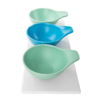 Predstavujeme vám elegantnú servírovaciu misku na podnose (3 ks) od značky KONDELA, ktorá je ideálnym doplnkom pre každú modernú domácnosť. Táto sada misiek vyniká svojím štýlovým dizajnom a farebnou kombináciou bielej, modrej, tyrkysovej a azúrovej farby, čo z nej robí atraktívny prvok vášho…