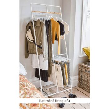 Stojan na šaty Kilby v bielej farbe je ideálnym riešením pre tých, ktorí hľadajú praktický a moderný doplnok do svojho interiéru. Tento stojan je navrhnutý tak, aby poskytoval dostatok priestoru na zavesenie oblečenia, pričom jeho rozmery sú 61 cm na šírku, 45 cm na hĺbku a 163 cm na výšku.…
