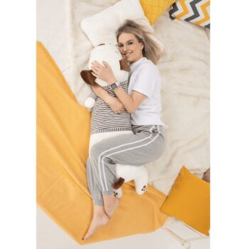 Plyšový psík Kingo Typ 3 je ideálnym spoločníkom pre deti aj dospelých, ktorí milujú mäkké a príjemné hračky. S dĺžkou 112 cm a kombináciou bielej a hnedej farby sa stane neoddeliteľnou súčasťou vášho domova. Tento roztomilý psík je vyrobený z kvalitného polyesteru, čo zaručuje jeho odolnosť…