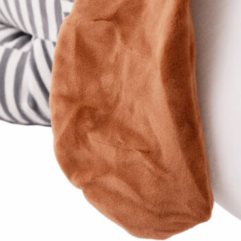 Plyšový psík Kingo Typ 3 je ideálnym spoločníkom pre deti aj dospelých, ktorí milujú mäkké a príjemné hračky. S dĺžkou 112 cm a kombináciou bielej a hnedej farby sa stane neoddeliteľnou súčasťou vášho domova. Tento roztomilý psík je vyrobený z kvalitného polyesteru, čo zaručuje jeho odolnosť…