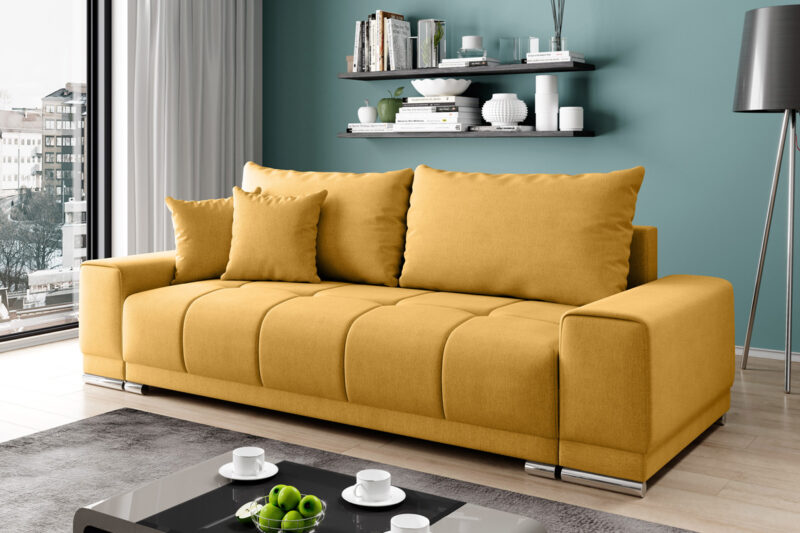 KOCHAB moderný trojsedák, Alfa 120 Elegantný trojsedák KOCHAB je navrhnutá v modernom duchu. Vďaka využitiu najžiadanejších prvkov sa stane ozdobou Vášho interiéru. Zaujme Vás štýlové prešívanie sedacej časti ako aj efektné opierkové a dekoračné vankúšiky. Celkové prevedenie dotvárajú lesklé nožičky valcového tvaru. Sedačka je vyrobená v kombinácii vlnovcovej pružiny a PUR peny s pevnosťou T30, ktorá zaručí pohodlné sedenie pri chvíľach relaxu. Ponúka praktický úložný priestor, ktorý oceníte v každej domácnosti. Jej neoddeliteľnou súčasťou je funkcia rozkladu, ktorá využíva mechanizmus MOSS. S jeho využitím dokážete jednoduchým spôsobom vytvoriť ložnú plochu 148 x 196 cm, vhodnú na príležitostné spanie. Sedačka je čalúnená kvalitnou látkou. Prevedenie Alfa 120.Rozmery (š/v/h): 255 x 98 x 105 cm. Výška bez vankúšov 74 cm, hĺba sedáku 58 cm, výška sedáku 40 cm. Nožičky majú výšku 5,5 cm. Dodávame v demonte. V našej ponuke nájdete aj ďalšie farebné prevedenia tohto trojsedáku ako aj rohovú sedačku KOCHAB.