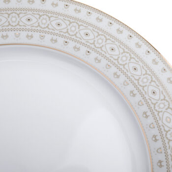 Predstavujeme vám elegantnú porcelánovú jedálenskú súpravu Kominor Typ 2, ktorá sa skladá z 18 kusov a je ideálnym doplnkom pre každú modernú domácnosť. Táto súprava vyniká svojím sofistikovaným dizajnom v kombinácii bielej, sivej a zlatej farby, čo jej dodáva nadčasový vzhľad.