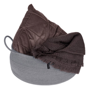 Pletený kôš Koralo s rozmermi 39x17 cm v elegantnej sivej farbe je ideálnym doplnkom pre váš interiér. Tento moderný kôš od značky KONDELA kombinuje praktickosť s estetickým vzhľadom, čím sa stáva skvelou voľbou pre organizáciu a uskladnenie rôznych predmetov vo…