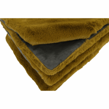 Ideálnym spoločníkom na chladné noci či užívanie piatkového večera pri dobrom filme je kožušinová deka RABITA TYP 8 NEW. Rozmery deky sú (ŠxD): 150x180 cm. Deka je vyrobená z kvalitného 100% polyesterového vlákna. Farebné prevedenie deky je výrazná zelená-greenery. Výška vlasu je 1,7 cm a gramáž je…