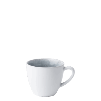 Vychutnajte si kávu štýlovo z originálnej šálky vytvorenej reaktívnou glazúrou. Vo vnútri je lesklá, navonok matná. Vďaka svojmu tvaru a ušku vám skvelo padne do rúk. Váš horúci nápoj príjemne schladí jemná, ľadovo modrá farba unikátneho porcelánu z línie Gaya Ateliér Glacial Ice. Vďaka reaktívnej glazúre je každý kus originál, preto sa farebným odtieňom či vzorom môže líšiť od produktu na fotografii.